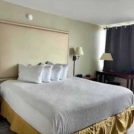 Baymont By Wyndham Keokuk Hotel Exterior foto