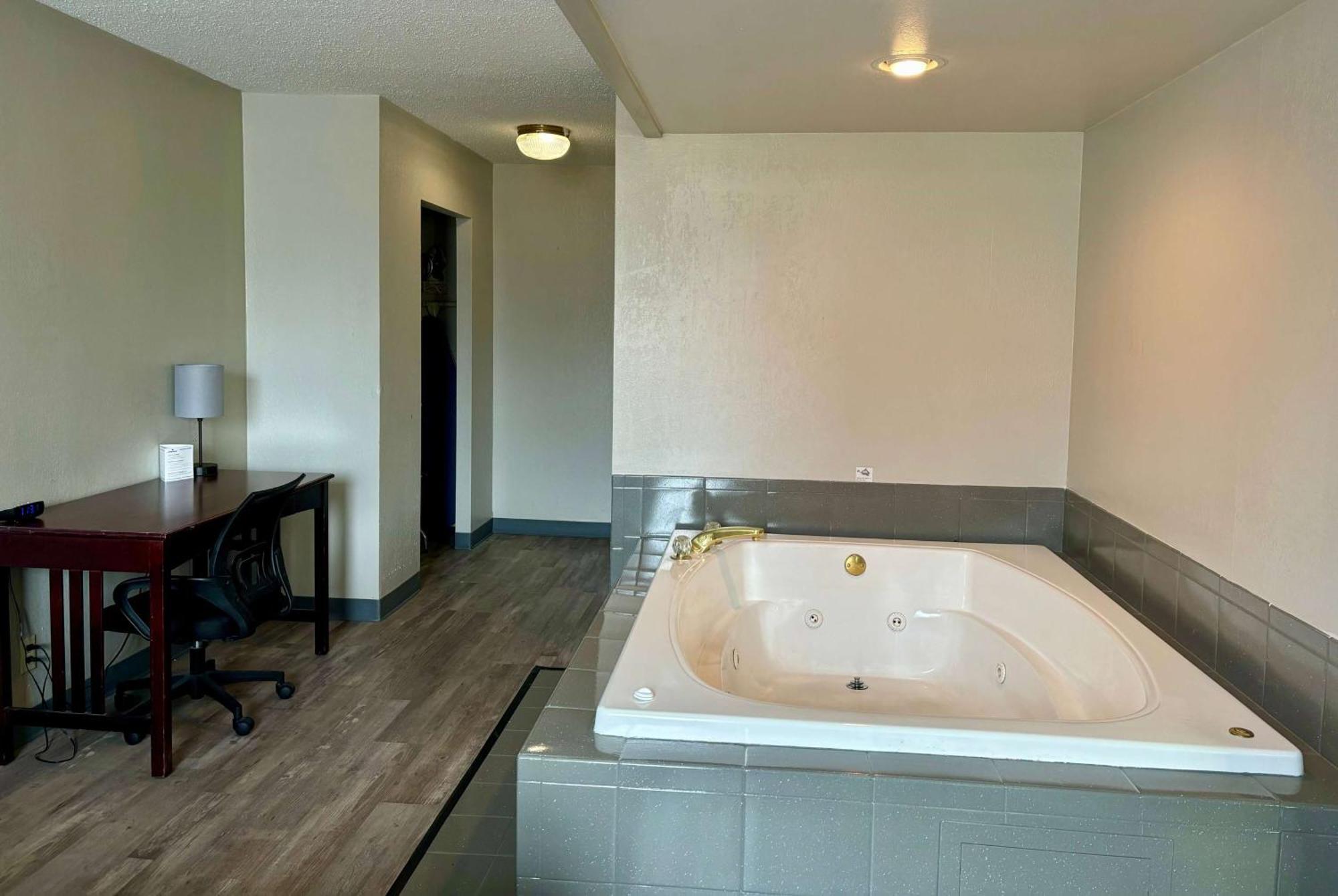 Baymont By Wyndham Hotel