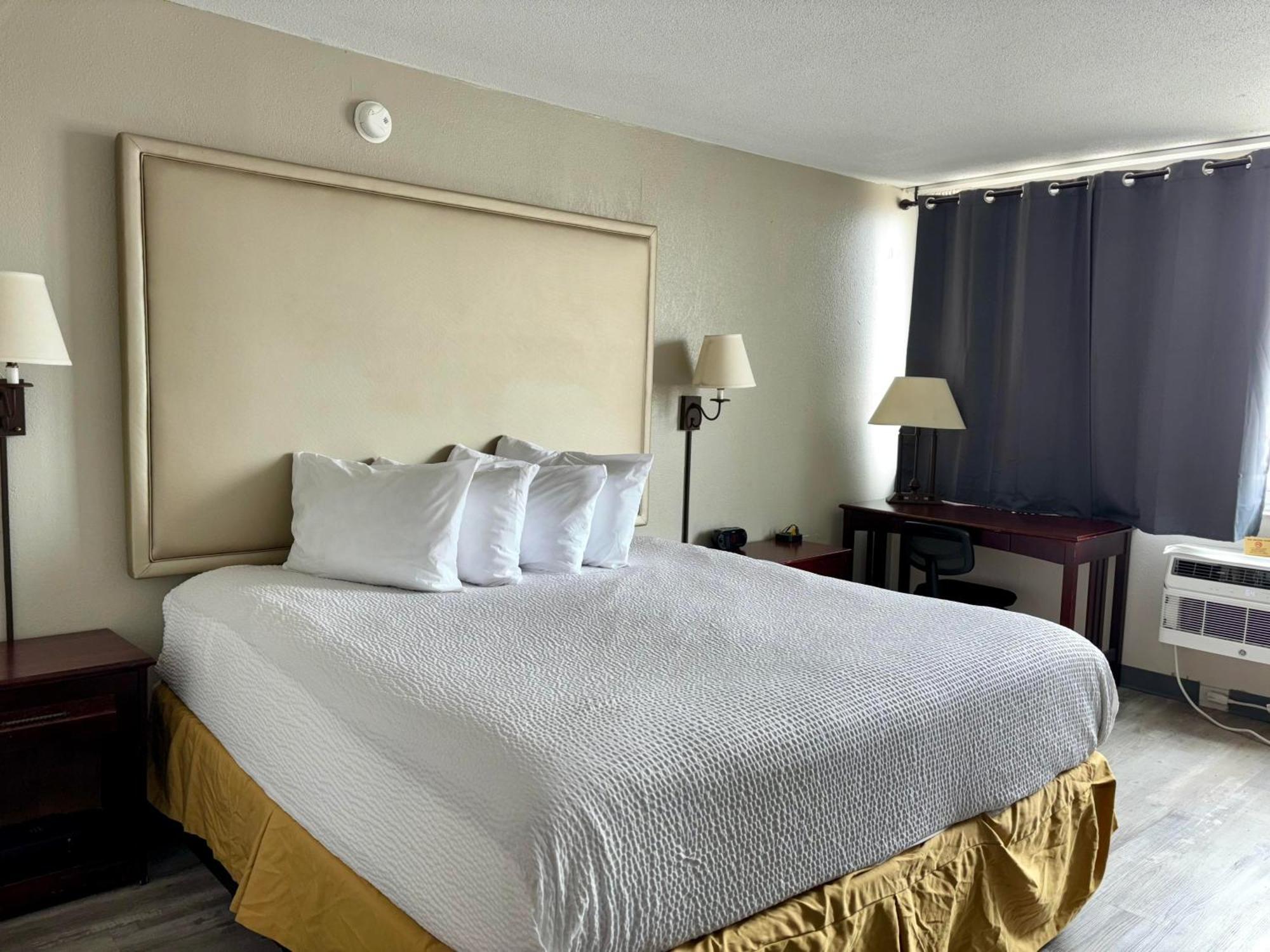 Baymont By Wyndham Hotel